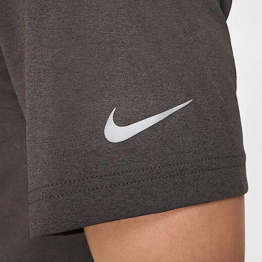 耐克（NIKE）【滔搏运动】男子AS M NK DF UV HYVERSE SS OPP2针织无领短T HV4882-299 L