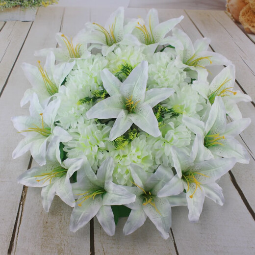 Manufacturer's simulated chrysanthemum 50cm wreath Qingming sacrifice tomb sweeping and grave placement plastic silk flowers in the cemetery white