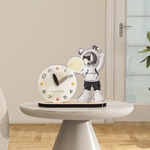 Fat Donglai's same art clock ornaments, fashionable light luxury clock and desk clock, modern simple desk clock, living room table type, astronaut desk clock size 23*21CM clock face