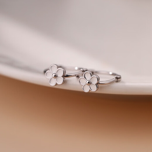 Guanpuge pt950 platinum earrings for women PT9502024 new summer style temperament flower earrings for Chinese Valentine's Day gift to friends small white flower earrings