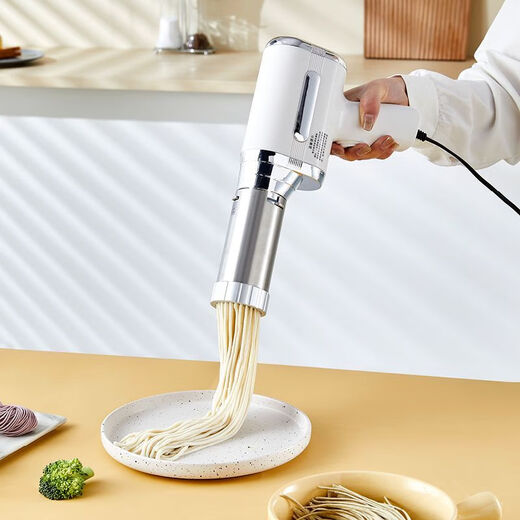 Das neue Nudelmaschinen-Plug-In wird als vollautomatische Handheld-Nudelpresse, eine kleine elektrische Nudelkneetenmaschine, ein 80-W-Power-Plug-In-Modell [zehnjährige Garantie] verwendet.