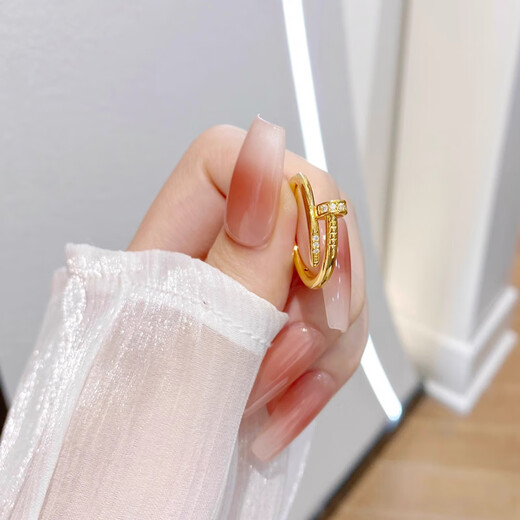 K Bao gold 999 pure gold inlaid zircon ring women's fashionable and exquisite gold nail inlaid ring for your girlfriend. The gold ring is about 1.5 grams. 12# ring.