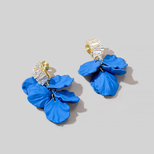 
oein without ear piercing [Looking white Klein blue] Flower earrings without ear piercing for women mosquito coil plate earrings blue blue petals [Mosquito coil plate ear clip]