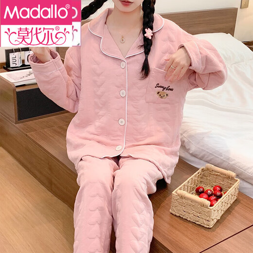 Pajamas de vente directe modale pour femmes en automne et hiver neuf coton à air mezzanine vêtements de maison épaissis pour l'hiver cardigan costume 12806 ours poche m