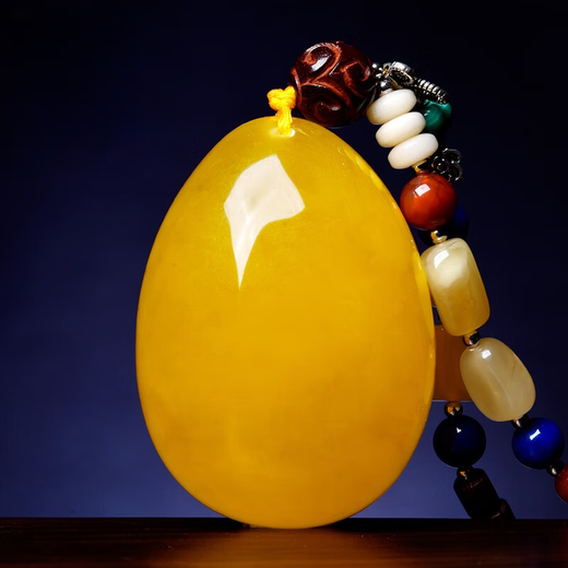 Xuecong Ouzheni collection-grade natural beeswax water drop pendant amber necklace women's chicken oil yellow red men's and women's pendant J7767