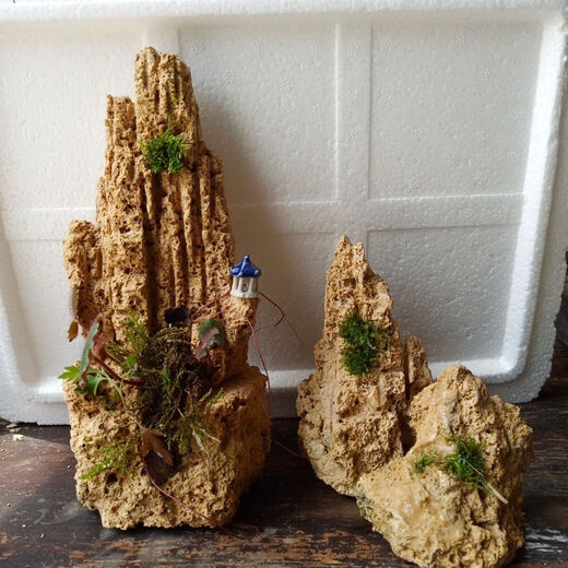 Water-absorbing stone bonsai rockery natural water-absorbing stone water-absorbing stone bonsai rockery bonsai strange stone original stone micro landscape construction height 20 cm does not include the pot with stones and moss