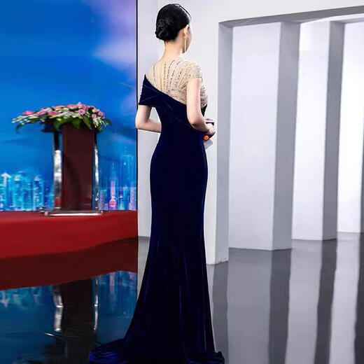 Xiaohanlu host dress female high-end blue velvet evening dignified atmosphere annual meeting fishtail skirt niche bel canto solo performance sapphire blue XL