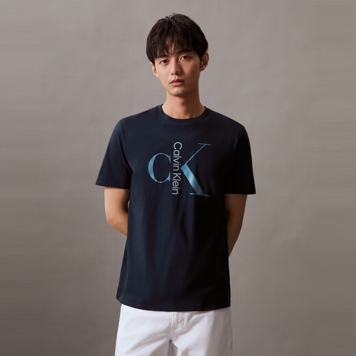 Calvin KleinCK Jeans Quarter Herren-Casual-Pendler-Kurzarm-T-Shirt aus Baumwolle mit klassischem Briefdruck 40KC829 CEF-Navy XL