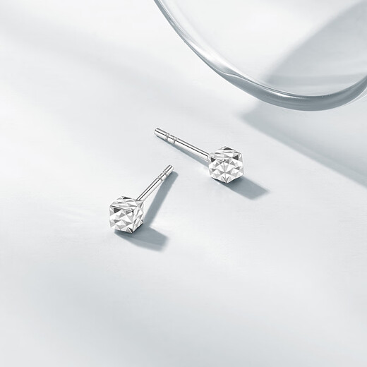 Trendy Acer Platinum PT950 platinum earrings, women's earrings, sugar cubes for girlfriend's birthday gift, one pair, about 1.2g