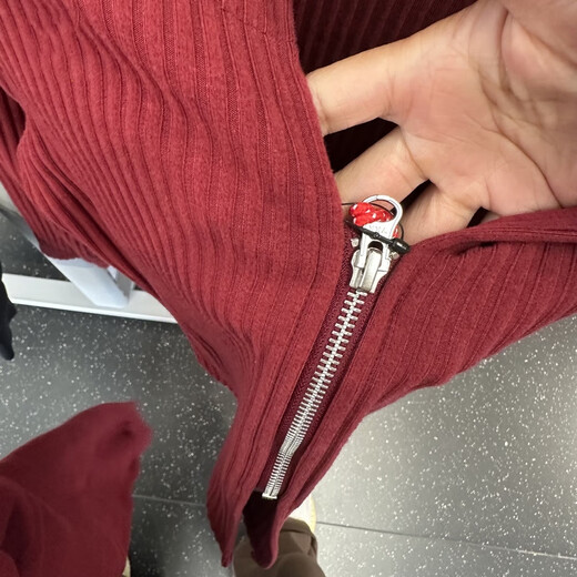耐克（NIKE）长袖T恤女装2025春季新款运动服针织修身圆领打底衫HV8459-677 HV8459-677本命年红 M