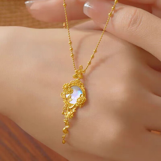 Liangxue gold necklace for women 18k color gold clavicle chain 2025 new gold gourd pendant for girlfriend Fu word gourd necklace