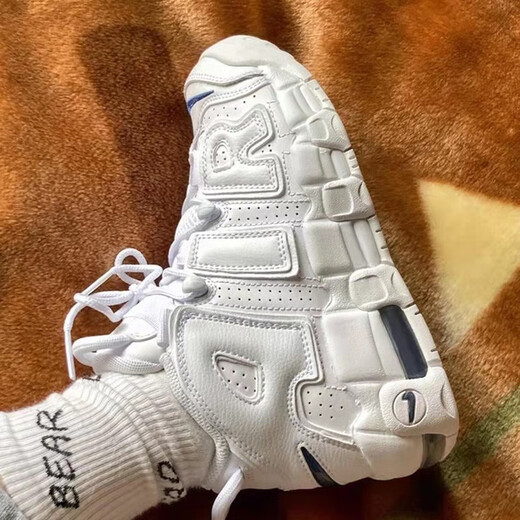 Nike (NIKE) offizielle Damenschuhe Pippen Big Air schwarz und weiß trendige Retro-Sportschuhe Basketballschuhe DH9719-100 weiß/kleiner blauer Haken 37,5