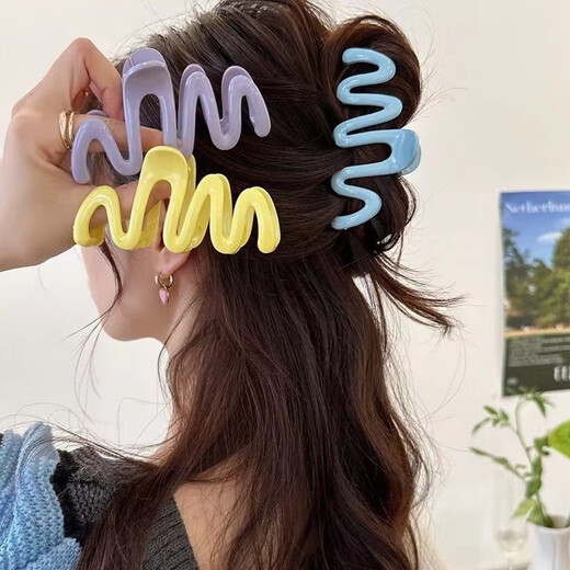 SAHANE Zuoyu's new cream-colored wavy line clip dopamine irregular hair clip simple design hair shark clip dopamine wave clip random one