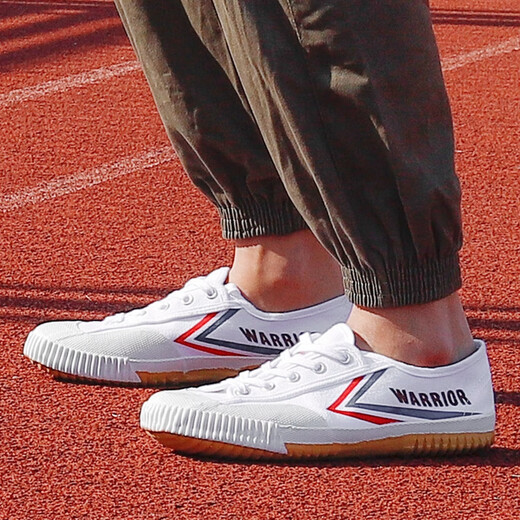 Huai Li high school entrance examination track and field shoes, lace-up soft-soled non-slip canvas shoes, martial arts shoes, student physical education class running shoes, examination long jump shoes, standing long jump shoes 39, too large/need to take 2 sizes smaller