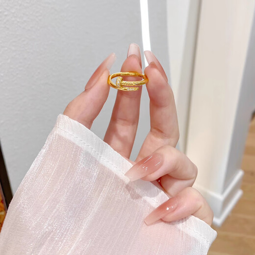K Bao gold 999 pure gold inlaid zircon ring women's fashionable and exquisite gold nail inlaid ring for your girlfriend. The gold ring is about 1.5 grams. 12# ring.