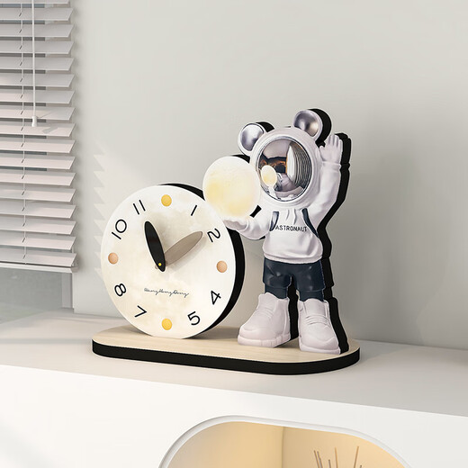 Fat Donglai's same art clock ornaments, fashionable light luxury clock and desk clock, modern simple desk clock, living room table type, astronaut desk clock size 23*21CM clock face