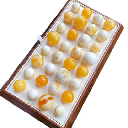 Taste Ju Xiaogui beeswax Russian material burnt leather material amber beeswax round beads single bead chicken oil red chicken oil yellow tiger skin pattern gold porcelain white round beads 1