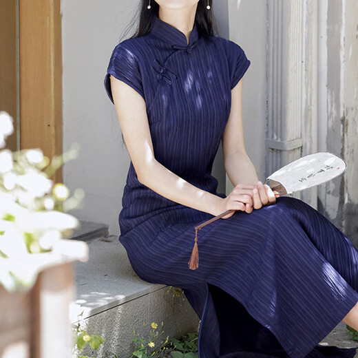 Lekali cheongsam, new Chinese style women's clothing, sexy improved mother's dress, long skirt, retro Republic of China style etiquette photo shoot, cheongsam, navy blue M, about 110