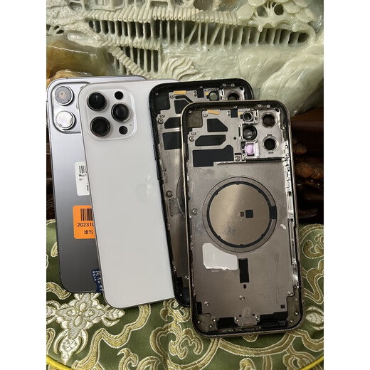 
12promax original disassembled rear case, middle frame back cover glass integrated rear case, not original unpacked and returned mobile phone, 95% new, middle frame scratches and small bumps