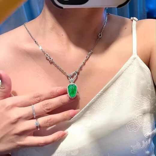 Pop Jade Buckle Necklace 18K Gold Plated Diamond Chain Light Luxury Jade Buckle Pendant Super Versatile Chain Full Diamond Small Gourd Style Universal Chain