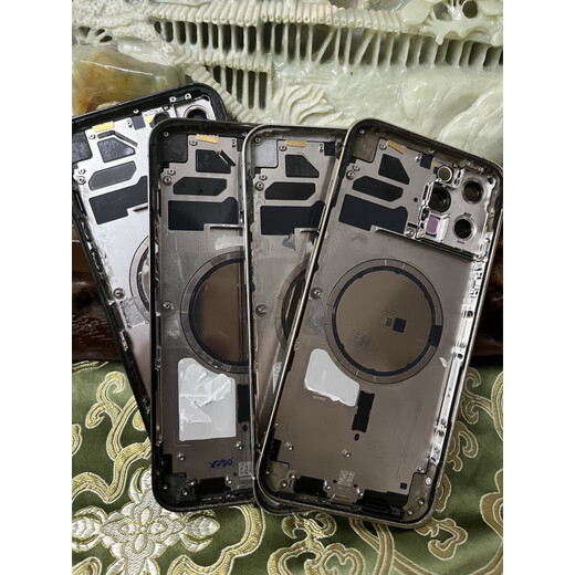 
12promax original disassembled rear case, middle frame back cover glass integrated rear case, not original unpacked and returned mobile phone, 95% new, middle frame scratches and small bumps