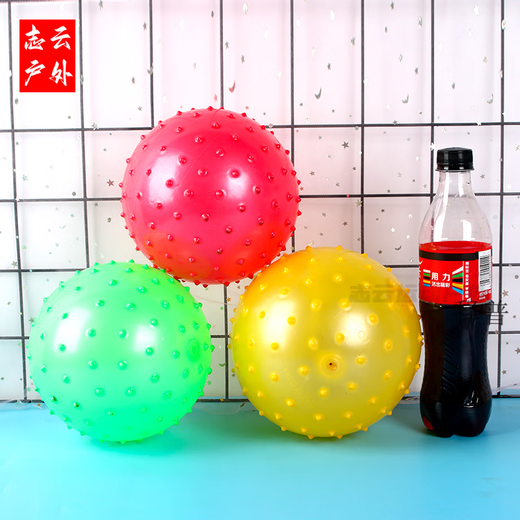Hanoufei Bola pequeña de 1-3 años Juguetes de fútbol para niños Juguetes Juguetes Kindergarten Baby Inflable Inflable Balls Pequeñas 5 táctiles Táctiles con espinas y cartuchos de respiración