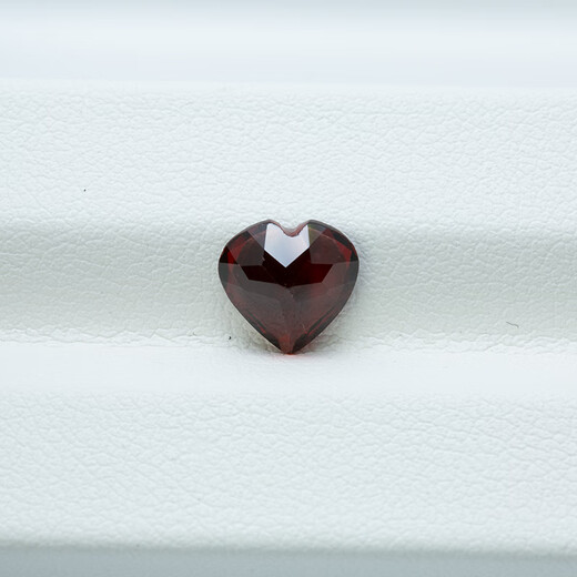 UDUMULLAGE JEWELLERS Sri Lanka imported peridot topaz garnet 00646300 heart-shaped garnet 1.5ct