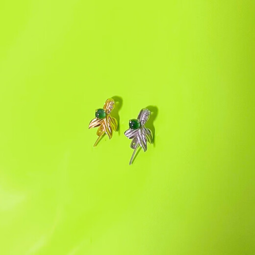 Pure 18K gold leaf sun green cabochon inlaid buckle head jade clip exquisite pendant melon seed buckle necklace pendant buckle gold (oblique hole model)