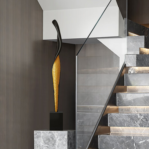 Yisennuo light luxury abstract art ornaments entry entrance cabinet vertical height decoration living room Italian minimalist high-end floor-standing sculpture Back to Time, about 80cm high