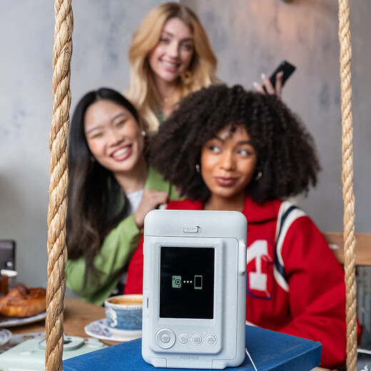 INSTAX Fuji instax instant instant camera (with mobile phone photo printing function) mini Liplay Lover White