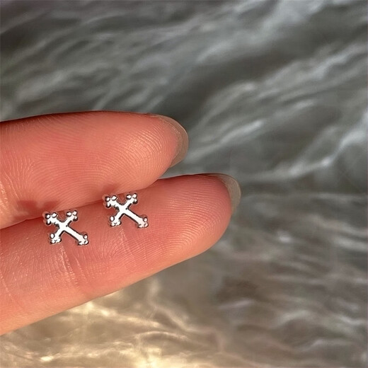Guanpuge Fat Donglai same style men's platinum earrings PT950 cross men and women new light luxury simple and versatile design earrings