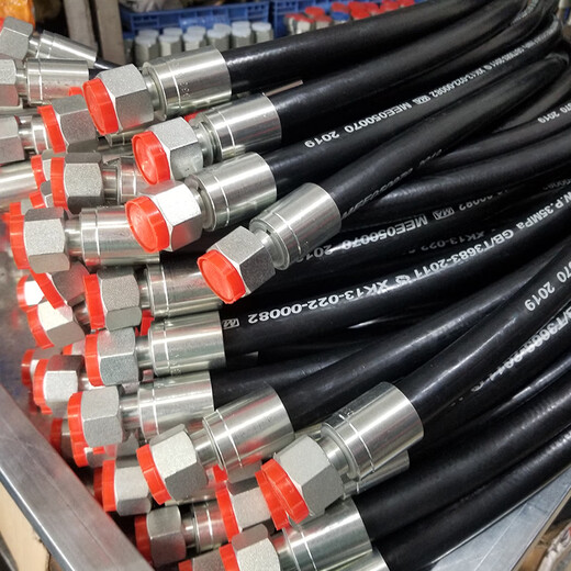 High-pressure hydraulic oil pipe assembly hose oil-resistant and high-temperature resistant large-diameter steel wire braided forklift excavator rubber hose black inner diameter 10mm four-layer steel wire working pressure 7