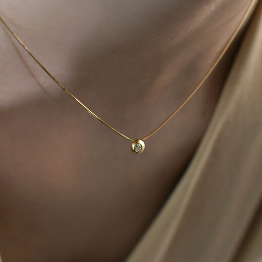 Shiniao minimalist high-end 18K gold au750 real diamond snake bone chain necklace female color gold clavicle pendant 7 points diamond 37+3cm ready stock