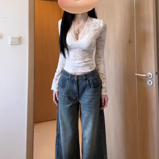 Qingbilin Pure Desire Sexy V-neck Lace Bottoming Top for Women Spring 2025 New Unique and Chic Hot Girl Bell Long-Sleeved Top V-Neck Bell Sleeve Bottoming Top White L (Recommended 80-110Jin Jin is equal to 0.5kg) Does not include breast pads