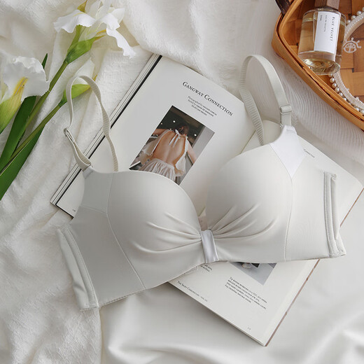 Maohuo (MAOHUO) zodiac year of the horse red high-end underwear women's small breast push-up adjustable bra set high-end Valentine's Day gift zodiac year red suit 75B 34/75 AB medium thick cup