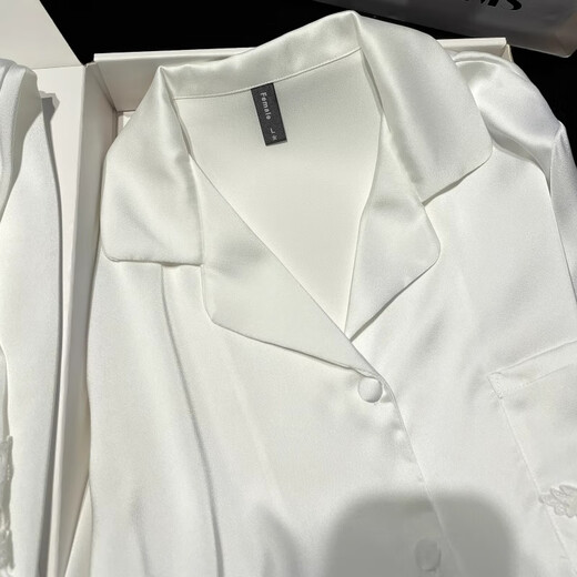 Xiangyaxin Valentinstag Geschenke an die besten Freunde der Mädchen praktische Nische High-End Sense Ice Silk Pyjamas an Freundin Geschenke an Freundin Geschenke an Frau 13533 White Gift Box XL