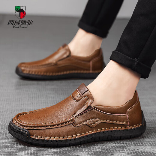 Région occidentale Camel en cuir supérieur Couche de vache Chaussures masculines Four saison Sole douce Sole confortable Couture à la main à la main