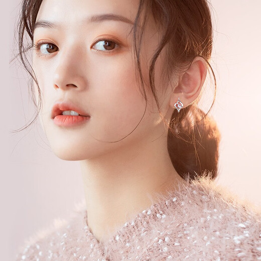 Lao Fengxiang PT950 platinum earrings for women, platinum earrings for girls, 520 Valentine's Day gift for girlfriend, old and suitable