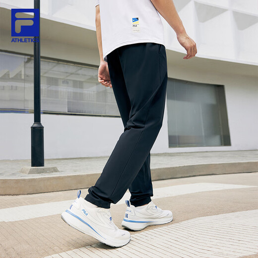 Pantalones de punto para hombres oficiales de FILA en verano Nuevo estilo delgado de protección solar y sensación genial de fitness versátil Pantalones deportivos para hombres Dark Black-Bk XL (180) 88a