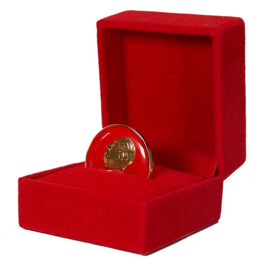 
Sui Dafu Pang Donglai Quality Chairman Mao's badge red glue 3CM brooch emblem badge: serving the people great man's discipline Diameter: 3.5 cm badge - simple card head bag