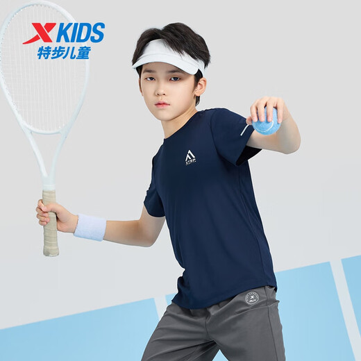 XTEP (XTEP) Kinder kurzärmeliges T-Shirt für den Sommer mit mittleren Kindern mit mittleren Kindern mit dem schnell trocknenden Bottom-Hemd tiefblau [9215] 150 cm