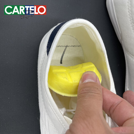 
CARTELO small white shoes for men in summer low top breathable 2025 new Korean version casual thin soft bottom flatbed driving canvas shoes for men white 9272 38