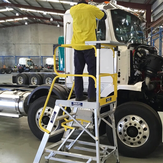 
Stable and BAILEY Stable and resistant mobile platform ladder FS13591/599/596/597/594/592 593 89 791 FS13794