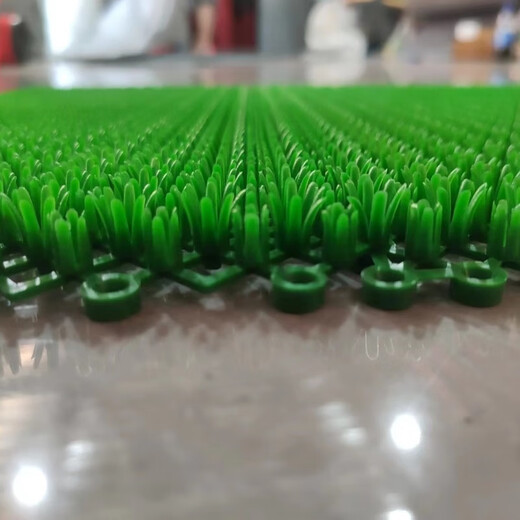 Lawn and green space simulated commercial refrigerator compartment grid green mat bedding display cabinet beef and mutton deli plate mat anti-freeze green 38*58cm 1.5cm thick. How many pieces can be sent as many as you want. You can put them together as you like.