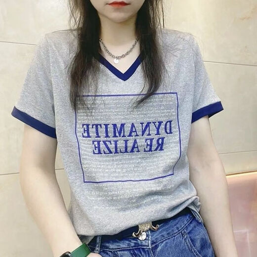 Yilizi [1835 people collect] Quality V-neck Short-sleeved T-shirt 2025 new summer casual Korean style fashion ins loose high-end concave and convex print 834-pink M Recommended 75-90Jin [Jin equals 0.5 kg]
