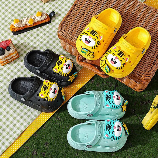 Disney Kids Hole Shoes Boys 2025 Новые мальчики в помещении и на открытом воздухе с двойным назначением с толстым покрытием, не скользящими.