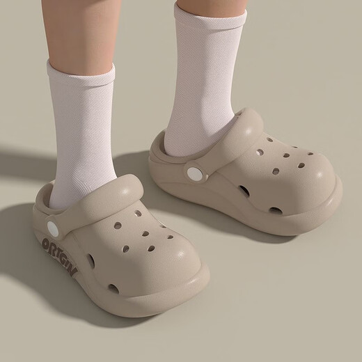 Chaussures de trous pour garçons et filles en été nouveau style pour les glissades de slippers à semelles épaisses et légères de style parent de style parent