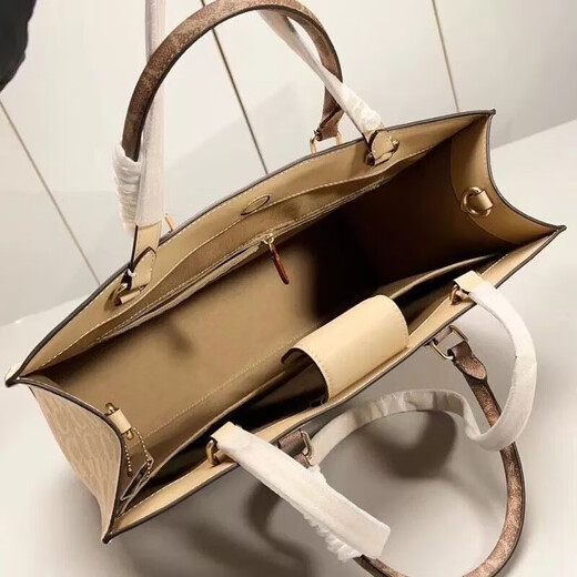 蔻驰（COACH）女款 Maggie36系列 女士logo微标涂层帆布手提包 时尚女包 生日礼物送女友 七夕送礼 卡其色 CY677 IMXI9 36.5*14*28cm