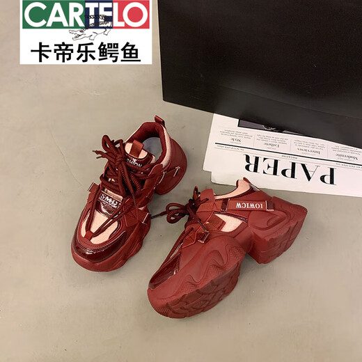 Cartelo Red Red Shoph Dad Shoes for Women 2025 Nuevo otoño Zodiac Año Versátil Versátil Altura.