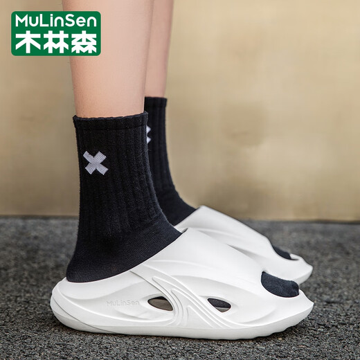 Slippers de Mulinsen pour hommes en été d'été et sandales tendance à la mode à l'usure d'été pour les hommes qui portent à l'extérieur